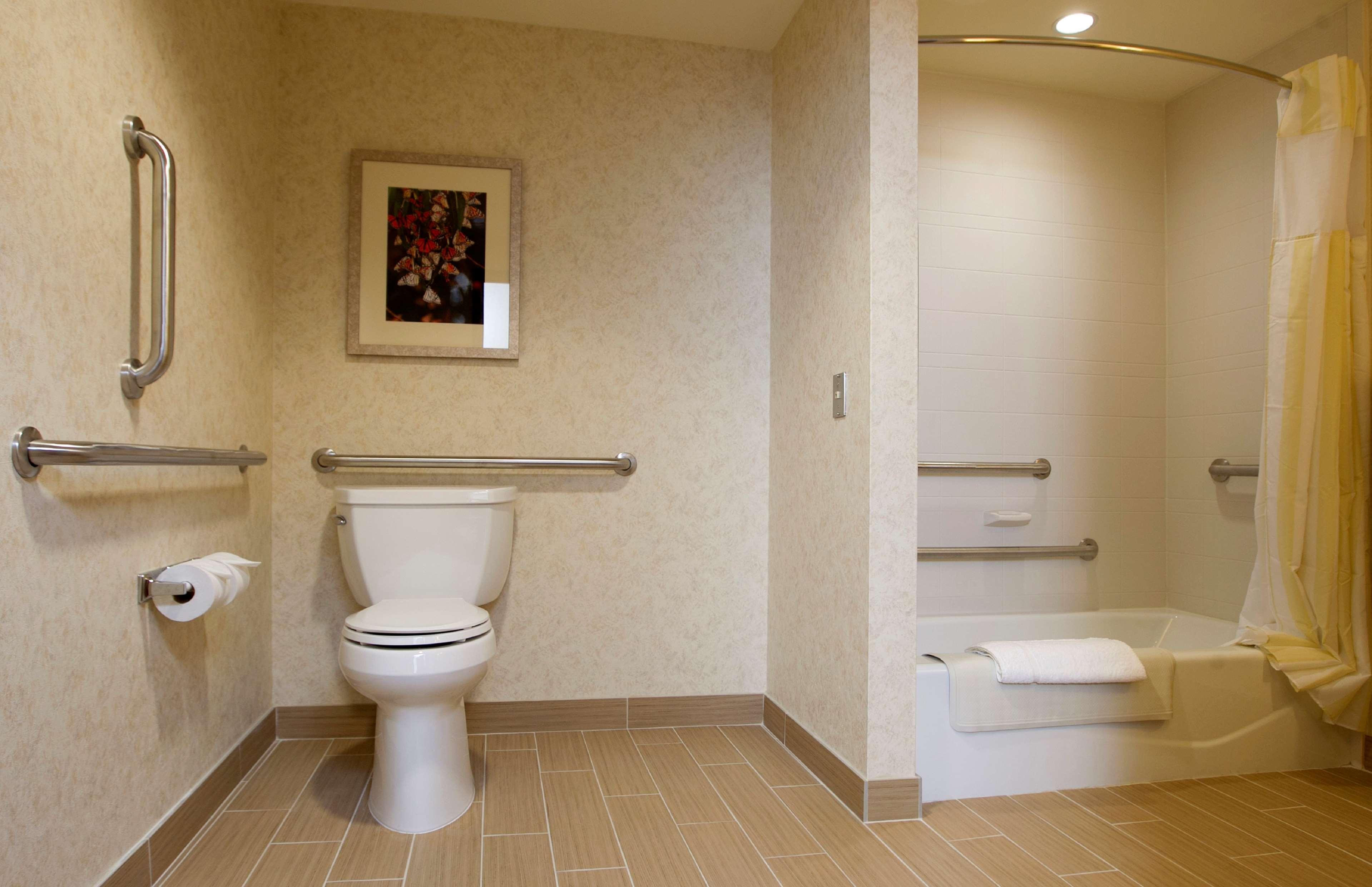 Hilton Garden Conference Center Hotel 3*